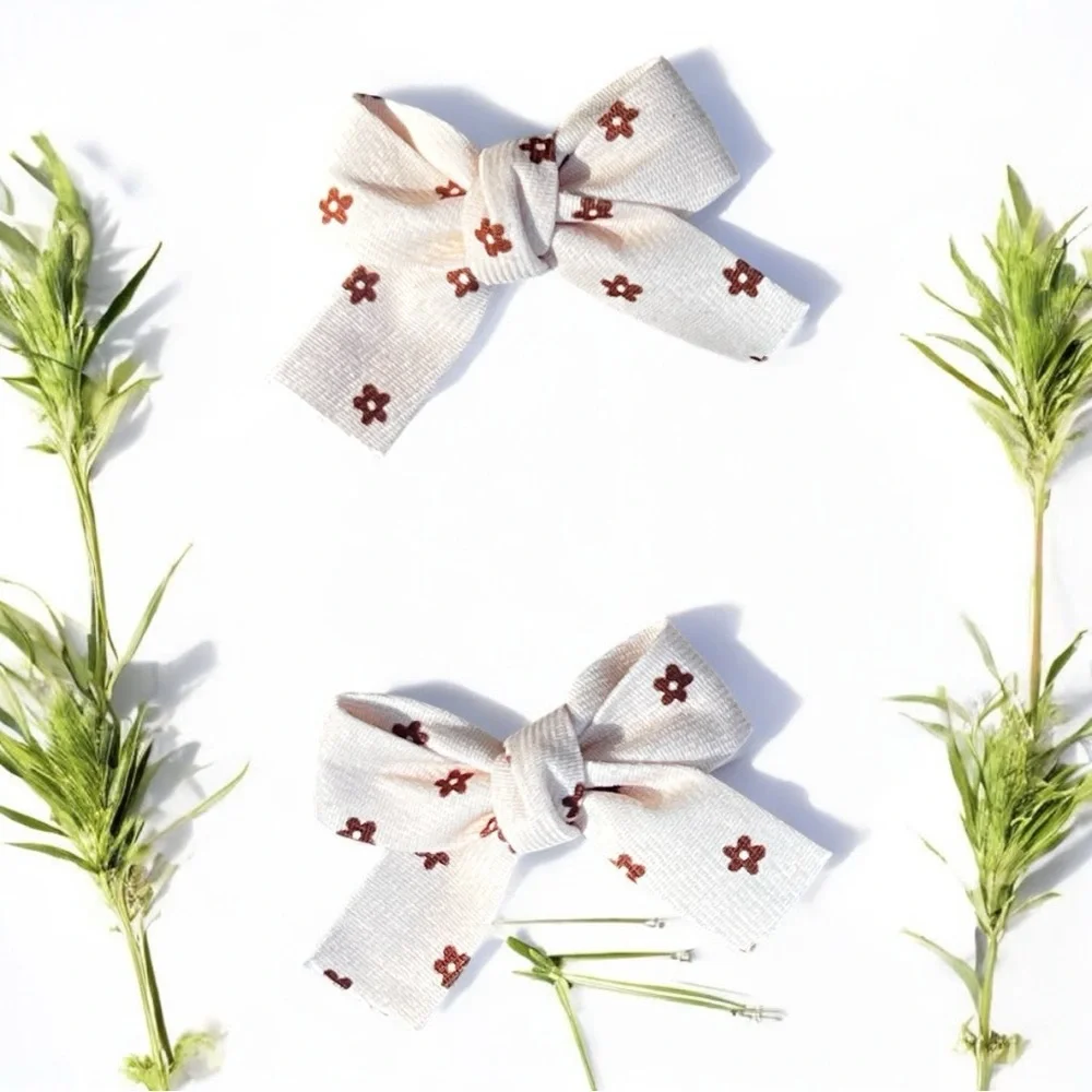 Adorable Spring cream color with flowers printed Hair Bows Set NWT